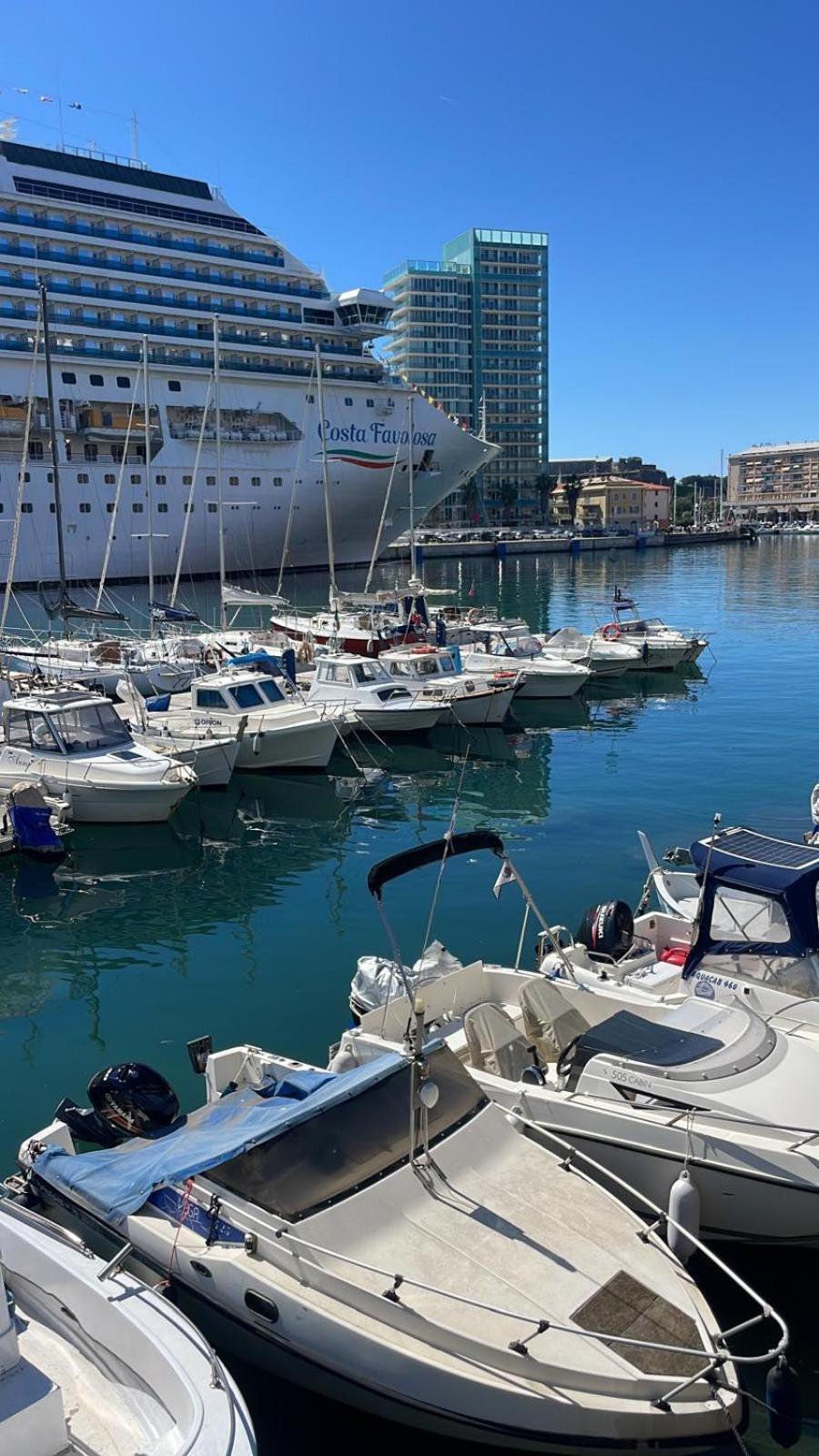 Il Talismano-In Citta -Vicino Al Mare Apartment Savona Exterior foto